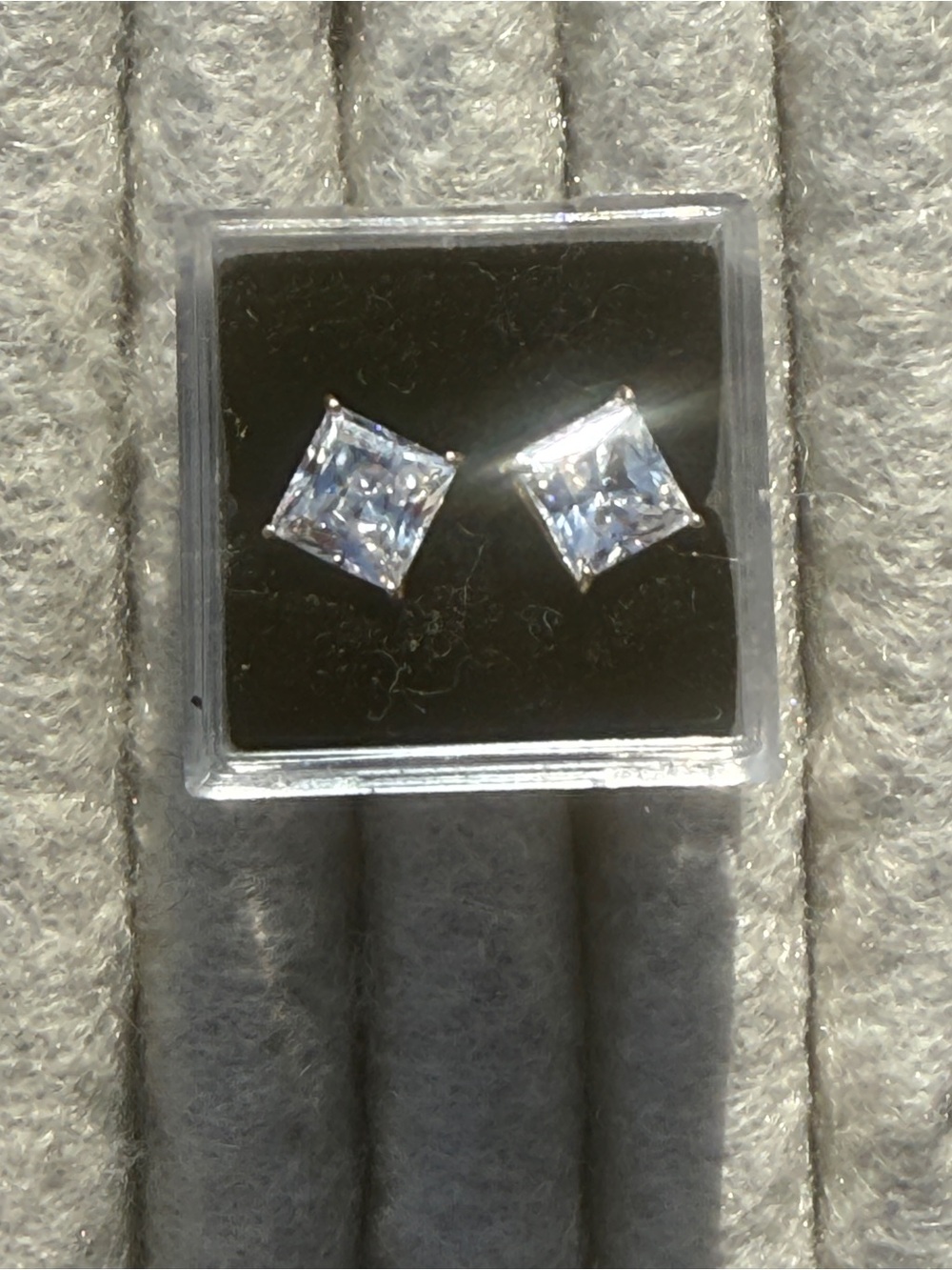 14k gold cubic zirconia approx 1tcw studs